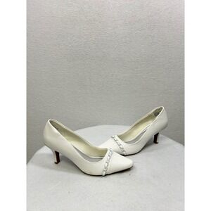 Marbella Chandler Pumps Womens 7M White Kitten Heel Pointed Toe Chain Detail